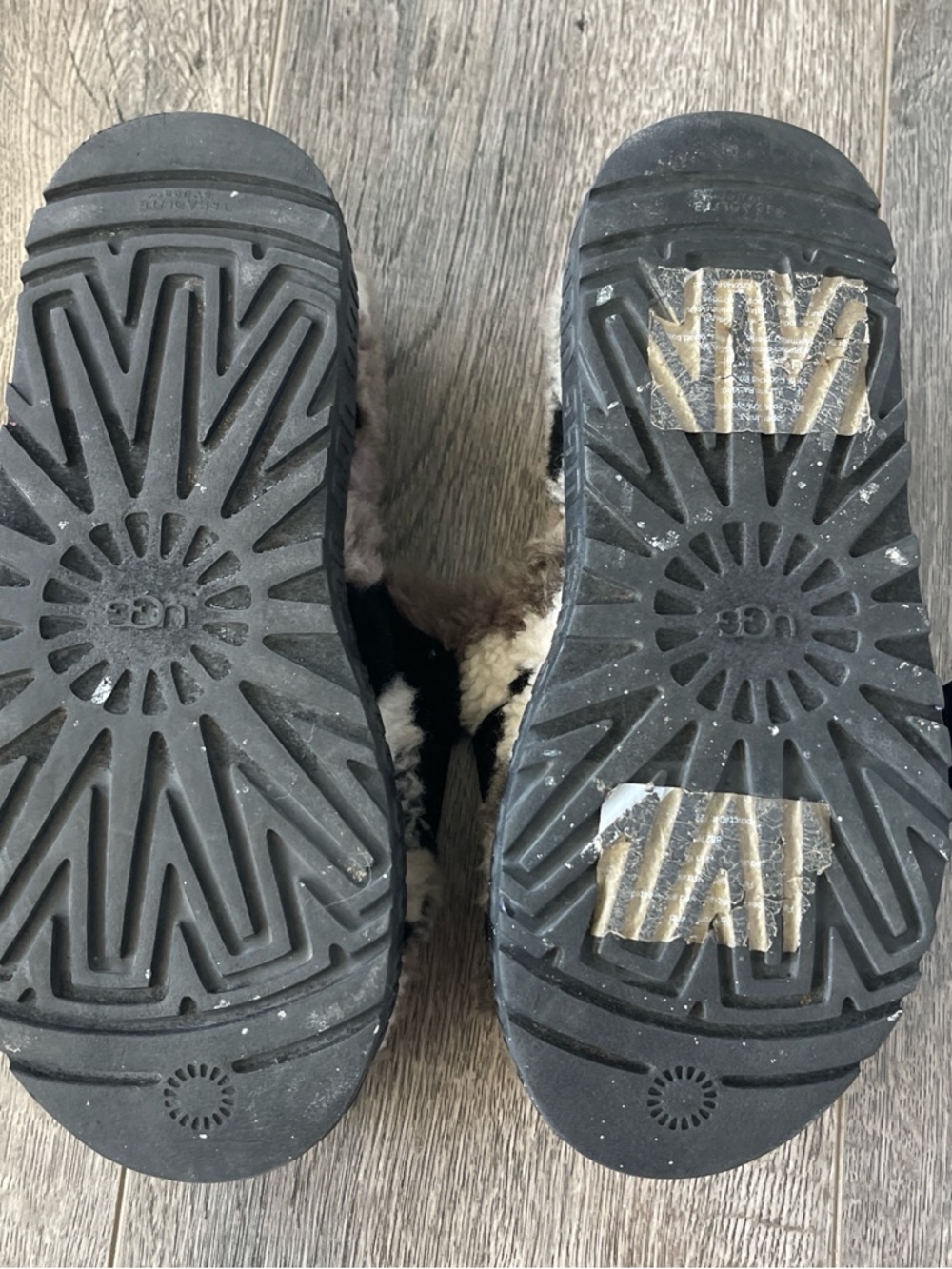 UGG Plush Shearling Slide Sandal in Black and gray - Picture 6 of 9